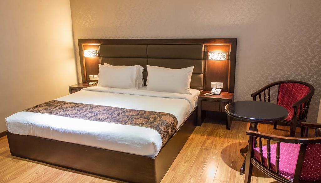 Castello Hotel Kulai Εξωτερικό φωτογραφία